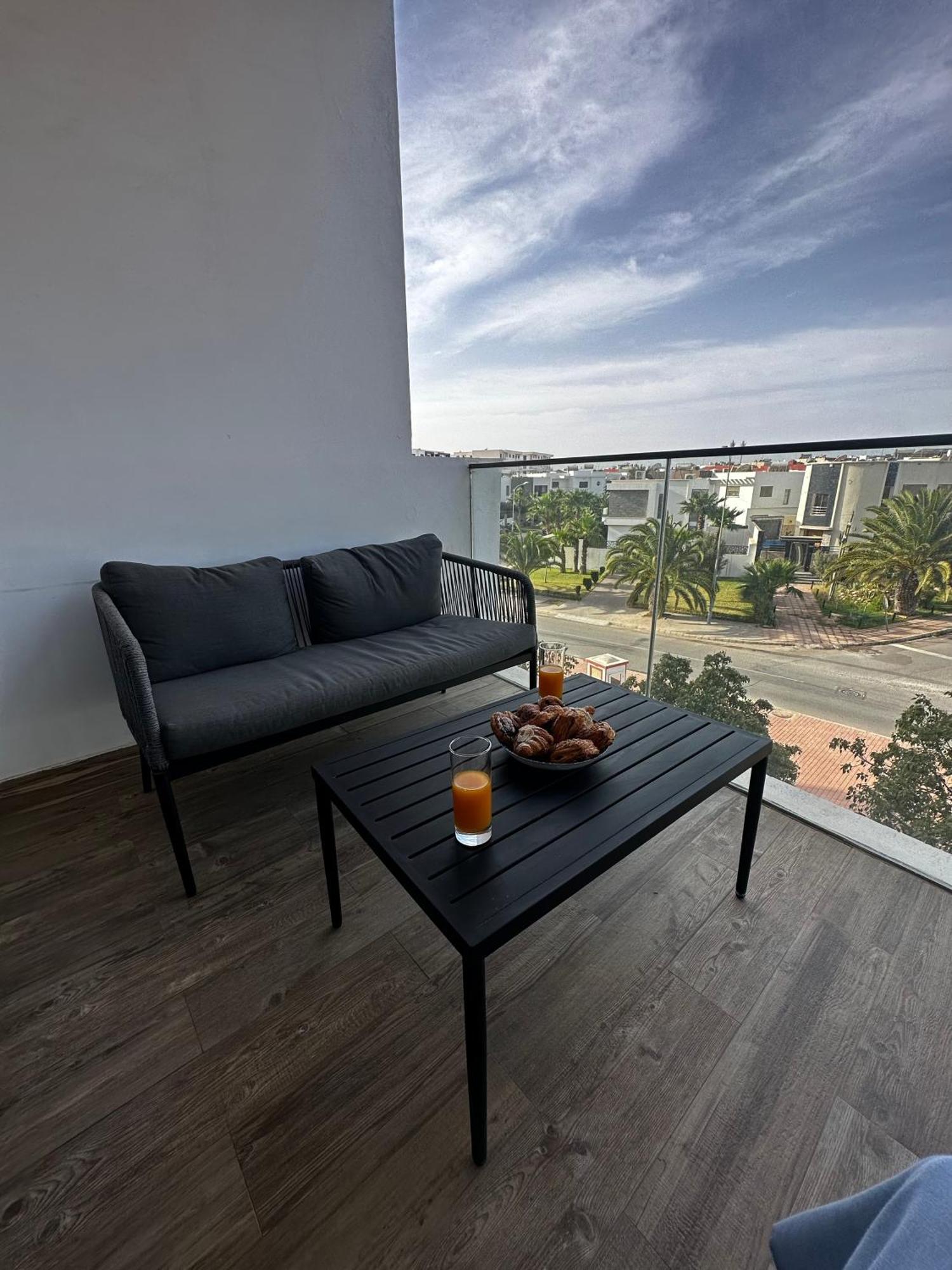 Standing Iken Parc Founty Agadir